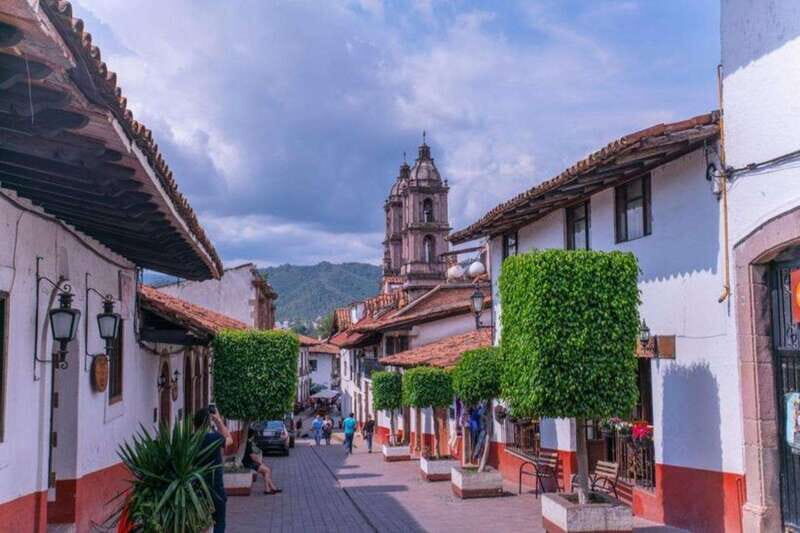 Monarch Butterfly Mexico Reserve Sanctuary & Valle de Bravo - Practical Details & Experience Value