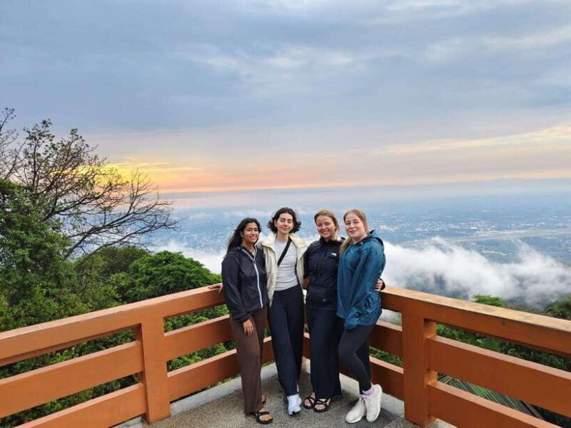 Monk trails hike, Wat Phalat, Monk chanting, Wat Doi Suthep. - The True Value of the Tour
