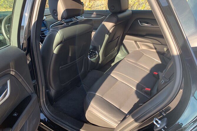 Mont-Tremblant to Montreal Airport private transfer - Sedan 3 passengers maximum - An In-Depth Look at the Transfer Experience