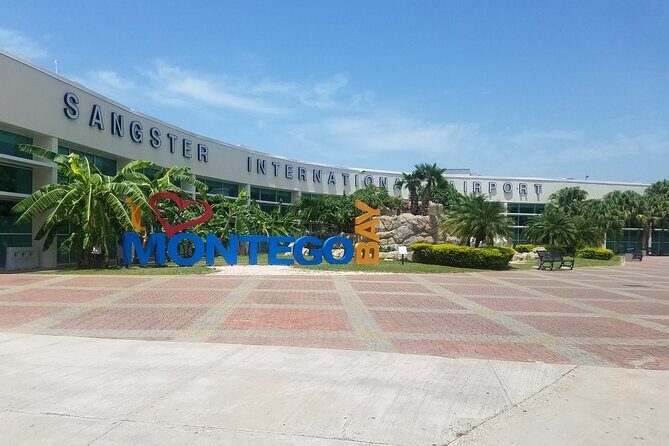 Montego Bay Airport Transfer to Ocho Rios and Runnaway Bay Hotels(Private) - The Sum Up