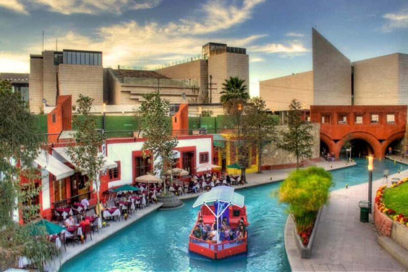 Monterrey: Night City Tour in Monterrey - Transportation and Group Size