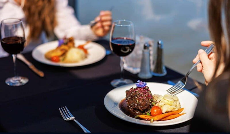 Montréal: 3 or 5-Course Dinner Cruise with DJ & Dancing - Introduction