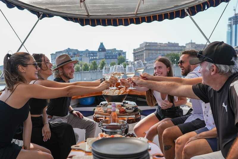 Montreal: Electric Boat Cruise with Onboard Drinks - Duration and Group Size — Perfect for a Quick Escape