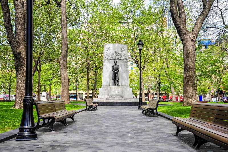 Montreal: Hop-On Hop-Off Double-Decker Bus Tour - Who Should Consider This Tour?
