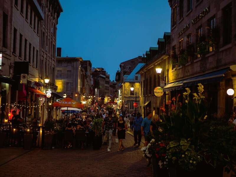 Montreal: Old Montreal at Twilight Walking Tour - Key Points