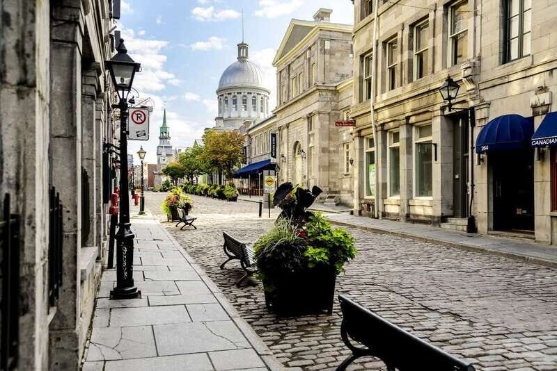Montréal: Old Town Small Group Guided Walking Tour - Authenticity, Storytelling, and Discoveries