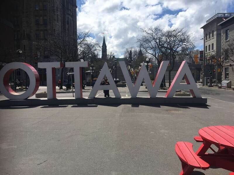 Montreal: Private Day Tour to Ottawa - Key Points