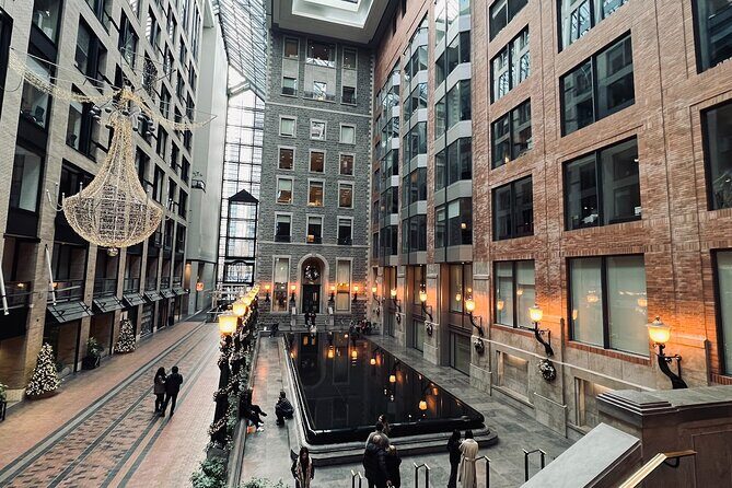 Montreal Private Walking Tour to Downtown RESO and Old Montreal - Key Points
