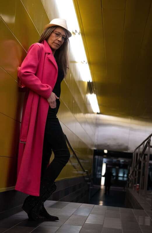 Montreal: Professional Photo Session with Delivery - Who Will Love This?