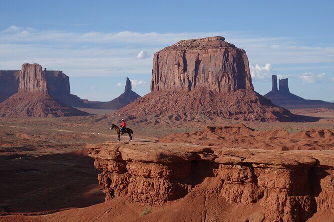 Monument Valley Hogan Overnight Experience - A Closer Look at the Monument Valley Hogan Overnight Experience