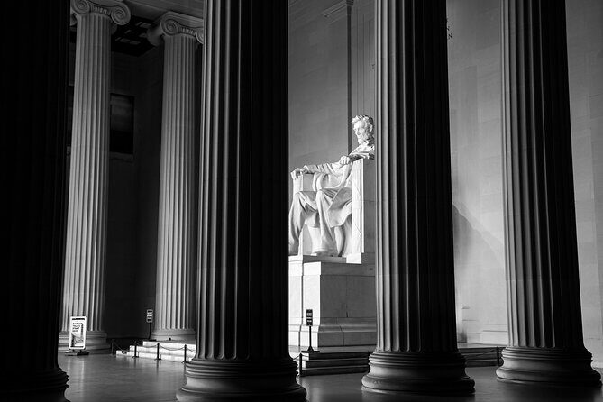 Monuments and Memorials Night Walking Tour - The Tour Experience: A Closer Look