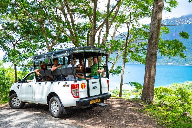 Moorea Aito 4WD Safari Tour - Half day - A balanced look at Moorea’s wild beauty and cultural treasures