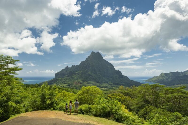 Moorea Highligts: Blue Lagoon Shore Attractions and Lookouts - Engaging Polynesian Culture