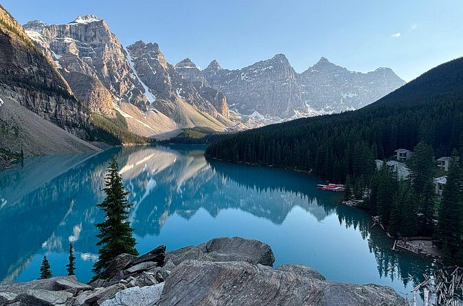 Moraine Lake and Lake Louise Sunset Tour from Banff - FAQ