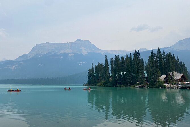 Moraine Lake,Lake Louise,Emerald& Peyto Lake 4 lakes from Canmore - Who Will Love This Tour?