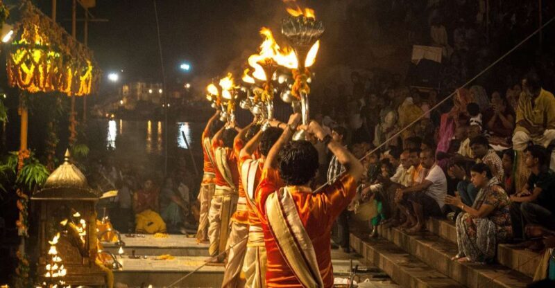 Morning Aarti with Boat Ride & Rooftop Breakfast - Key Points