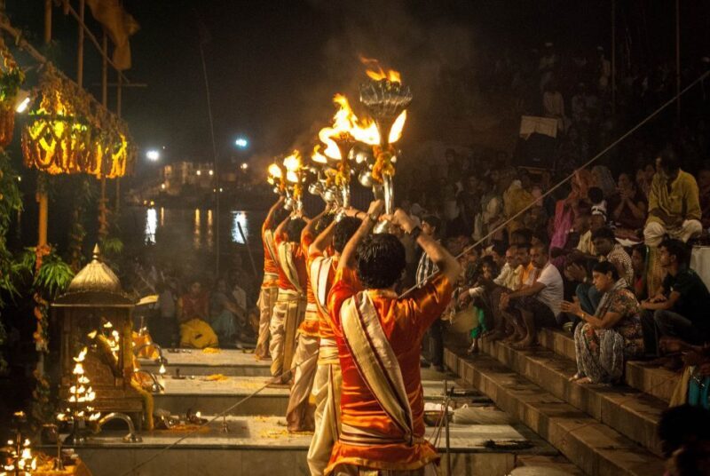 Morning Aarti with Boat Ride & Rooftop Breakfast - Who Should Consider This Tour?