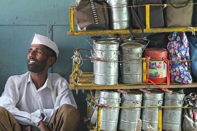 Morning Life of Mumbai's Dabbawalas and Dhobis Tour - Visiting Dhobi Ghat: Mumbai’s Open-Air Laundry