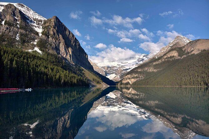 Morning Tour at Moraine Lake(2hrs) & Lake Louise(2hrs) - A Complete Look at the Itinerary and Experience