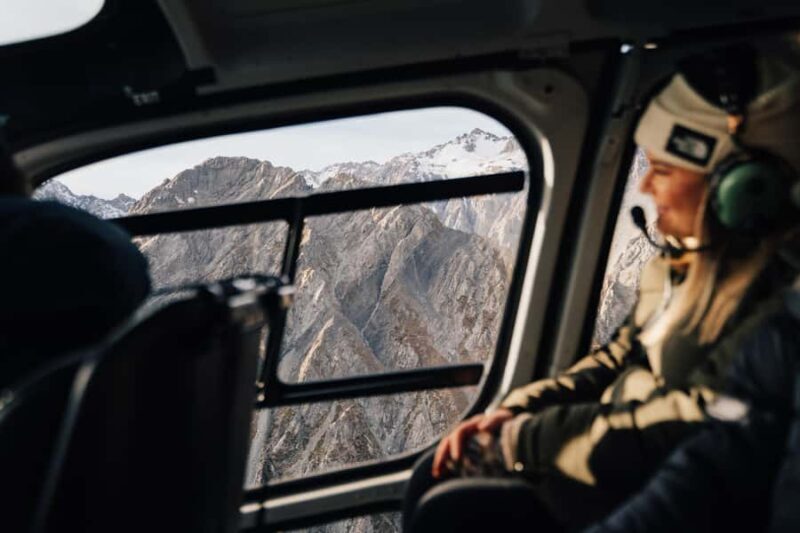 Mount Cook: Helicopter Flight with Alpine Landing - The Experience in Detail