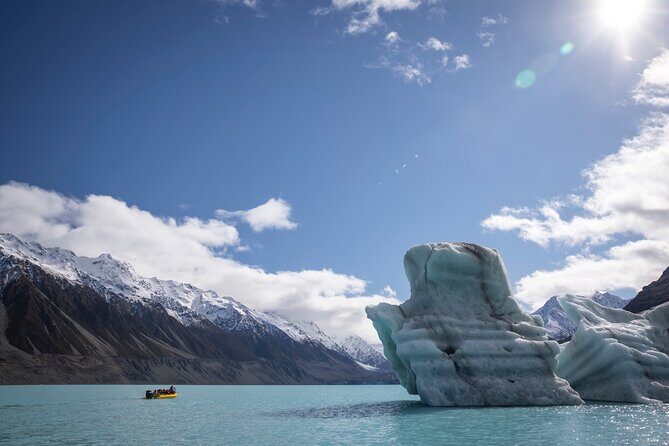 Mount Cook, Lake Tekapo and Tasman Glacier Tour from Christchurch - The Guide and Group Experience