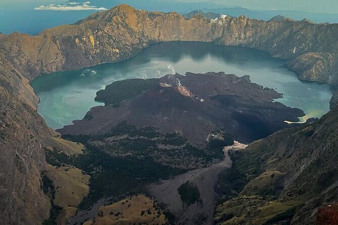 Mount Rinjani 3 Days 2 Night Trekking Package - Key Points