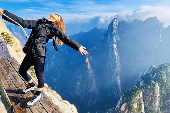 Mountain Huashan Plank Trail Adevnture Tour - An Overview of the Huashan Adventure Tour