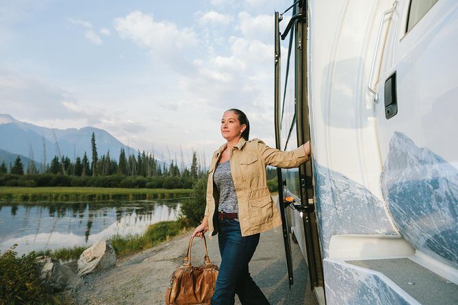 Mountain Lakes and Waterfalls - roundtrip from Banff - Key Points