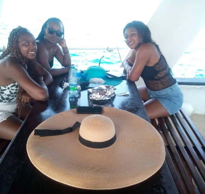 Mtwapa Creek: romantic Sunset Cruise in calm waters - The Experience on Board