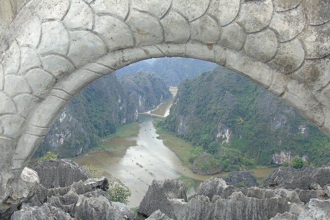 Mua cave - Hoa Lu - Tam Coc- Small Group - What Travelers Love