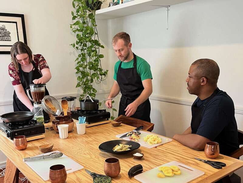 Muchos moles: Multi-variety mole cooking class and feast - Key Points