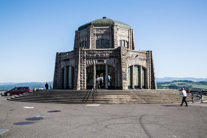 Multnomah Falls & Columbia River Gorge Tour with Gray Line -PDX03 - A Detailed Look at the Tour Experience