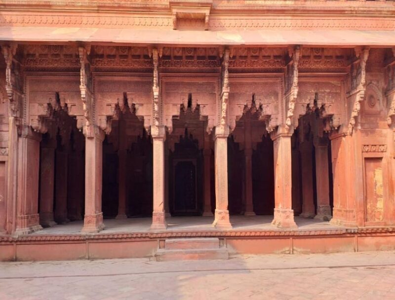 Mumbai Agra Same Day Tour with Return Flights and lunch - FAQ