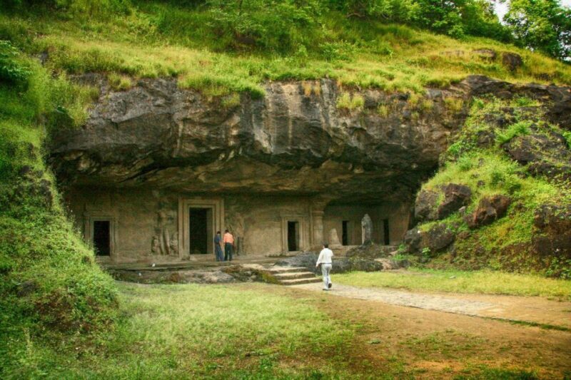 Mumbai: Elephanta Caves Half-Day Guided Tour with Expert - Returning to Mumbai