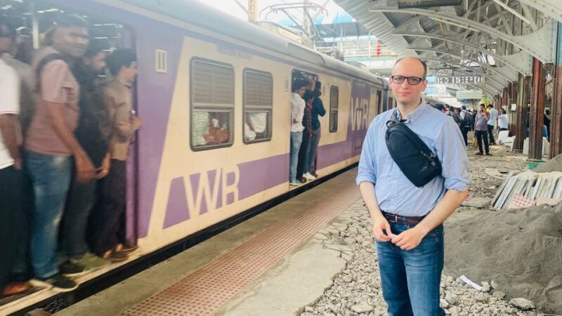 Mumbai: Evening Street Food Tasting & Cultural Market Tour - Transportation and Group Size