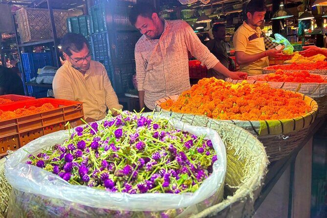 Mumbai Morning Market Tour of Flowers, Fish, and More - Exploring Mumbai’s Morning Markets: A Review of the Flowers, Fish, and More Tour