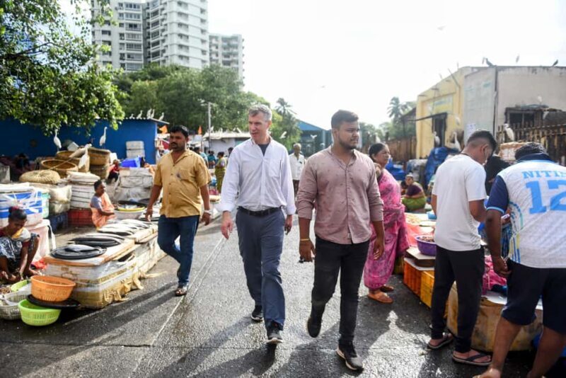 Mumbai Morning Market Tour of Flowers, Fish, and More - The Guide and Customer Experience