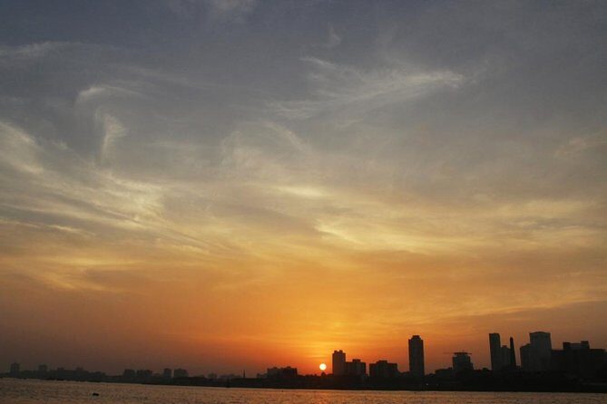 Mumbai Sky Line Private Sailing Excursion for up to 5ppl - An In-Depth Look at the Mumbai Skyline Sailing Tour