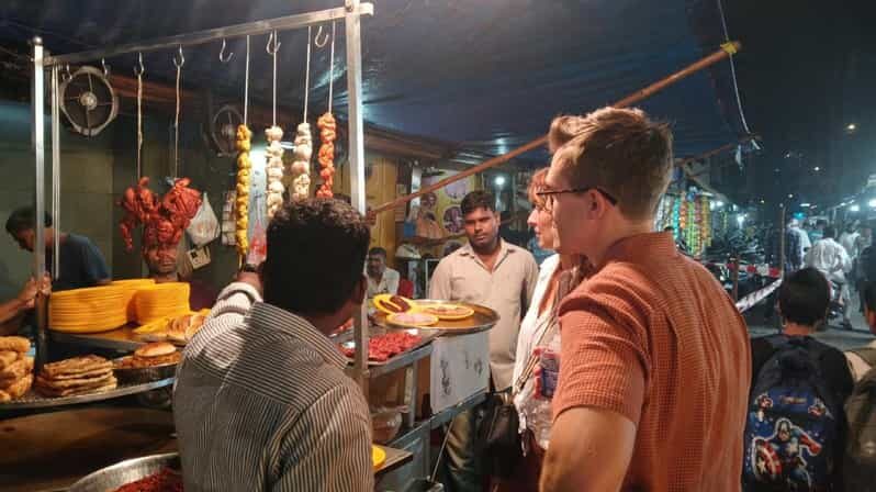 Mumbai Street Food Tour with Evening Bazaar Walk - Authenticity and Atmosphere