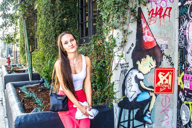 Murals and Graffiti Photoshoot - Posh Melrose with a Photographer in Los Angeles - Key Points