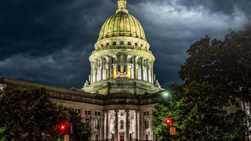 Murmurs of Mourning & Murder: Madison Ghost Tour - The Value of a One-Hour Ghost Walk