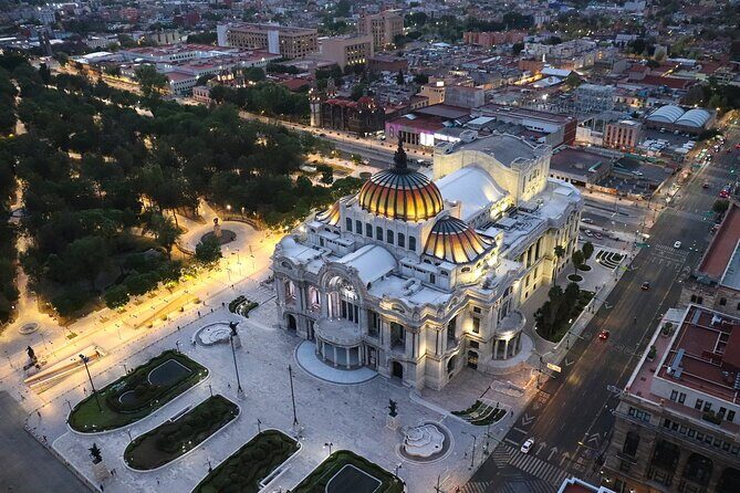 Must-see Buildings & Palaces of Mexico City - A Deep Dive into the Tour Experience