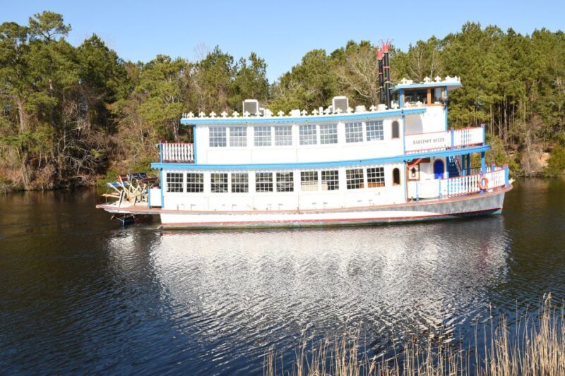 Myrtle Beach: Scenic Riverboat Cruise with Optional Lunch - The Atmosphere and Entertainment