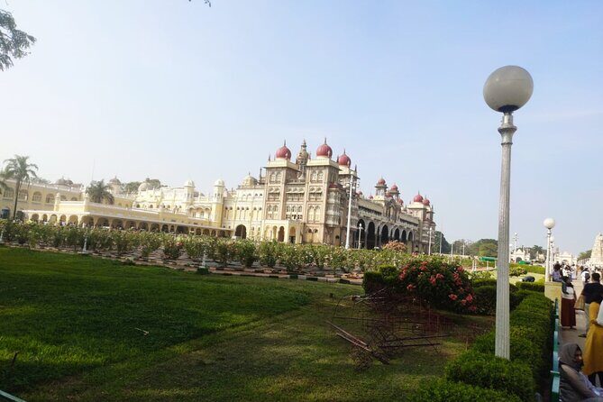Mysore Palace + Jaganmohana Art Gallery + Devaraja Market = Mysore Heritage Walk - The Sum Up