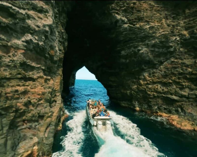 N Pali Coast Zodiac Raft Sea Caves Expedition on Kauai - Key Points
