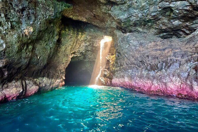 N Pali Coast Zodiac Raft Sea Caves Expedition on Kauai - Key Points