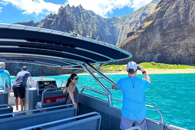 Na Pali Coast Power Catamaran - Who Will Love This Tour?