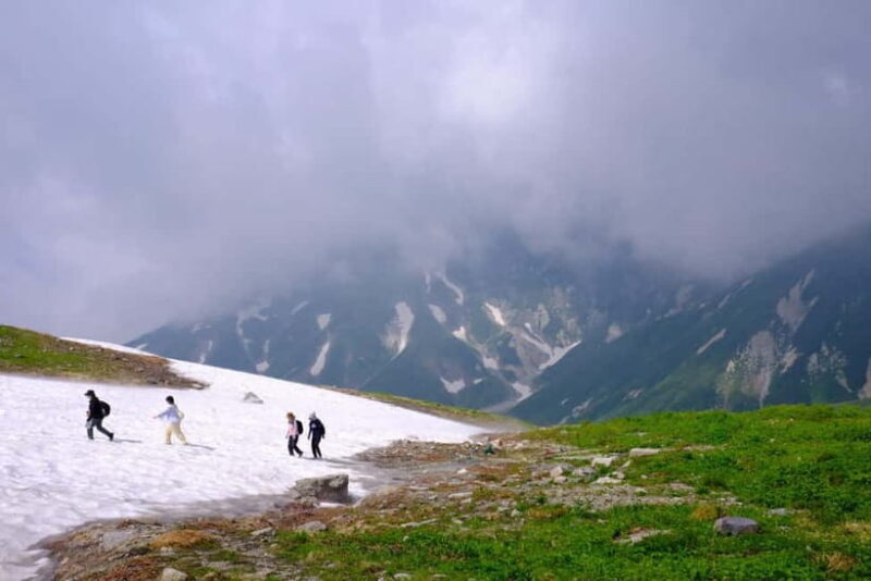 Nagano: Worlds Edge Tateyama Kurobe Alpine Route Tour - Exploring the Tateyama Kurobe Alpine Route: A Closer Look
