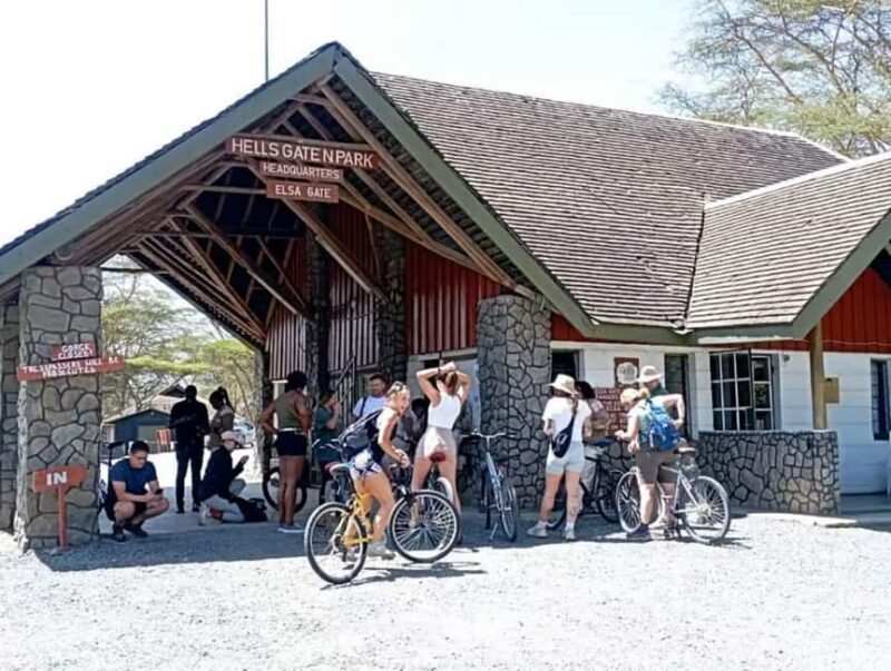Nairobi: Hell's Gate National Park and Lake Naivasha Tour - Key Points