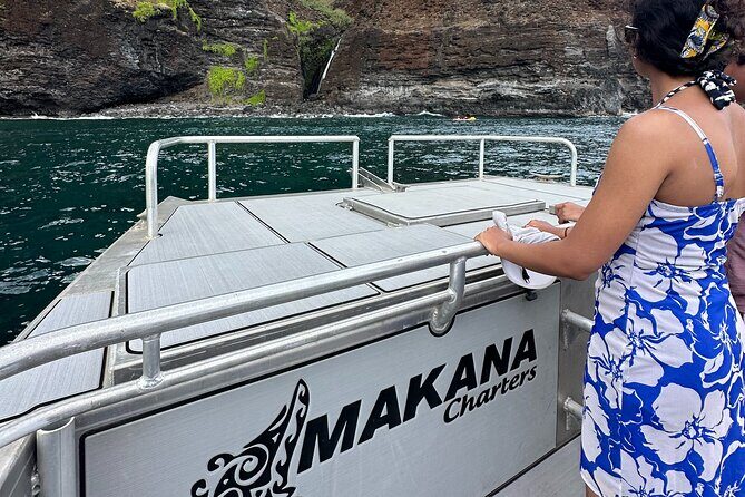 NaPali Boat Tour on the Amelia K - Key Points